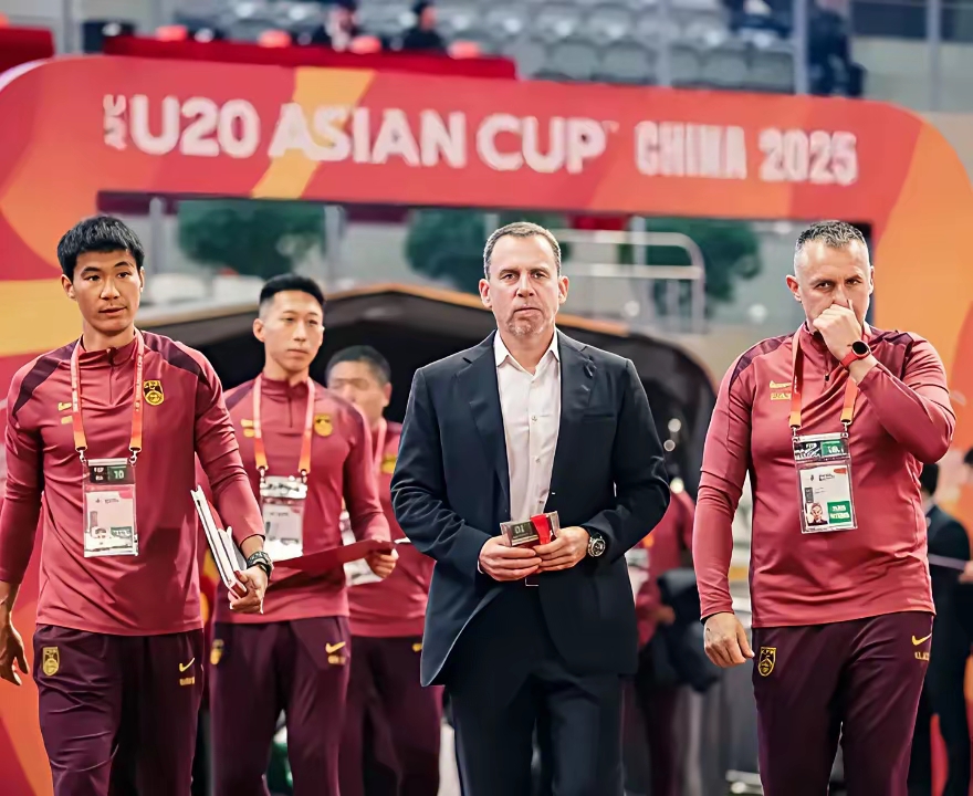 希腊险胜中国，梅西惊艳四座