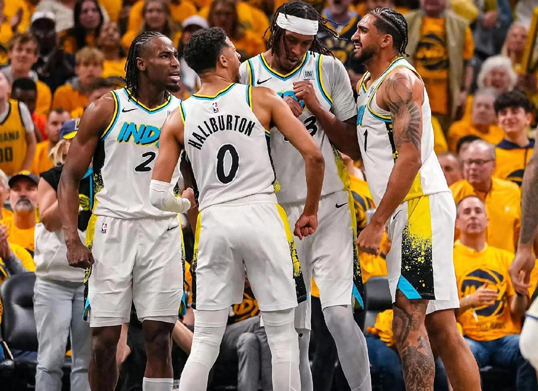 爵士险胜步行者,拉文点燃赛场 爵士险胜步行者,拉文点燃赛场