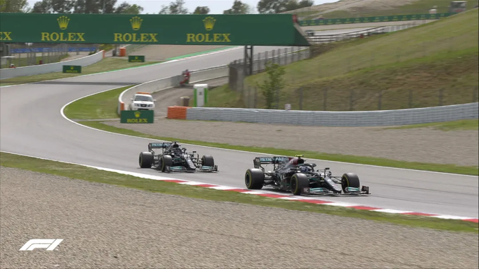 梅赛德斯翻盘阿斯顿马丁,佩雷兹刷新纪录 梅赛德斯翻盘阿斯顿马丁,佩雷兹刷新纪录