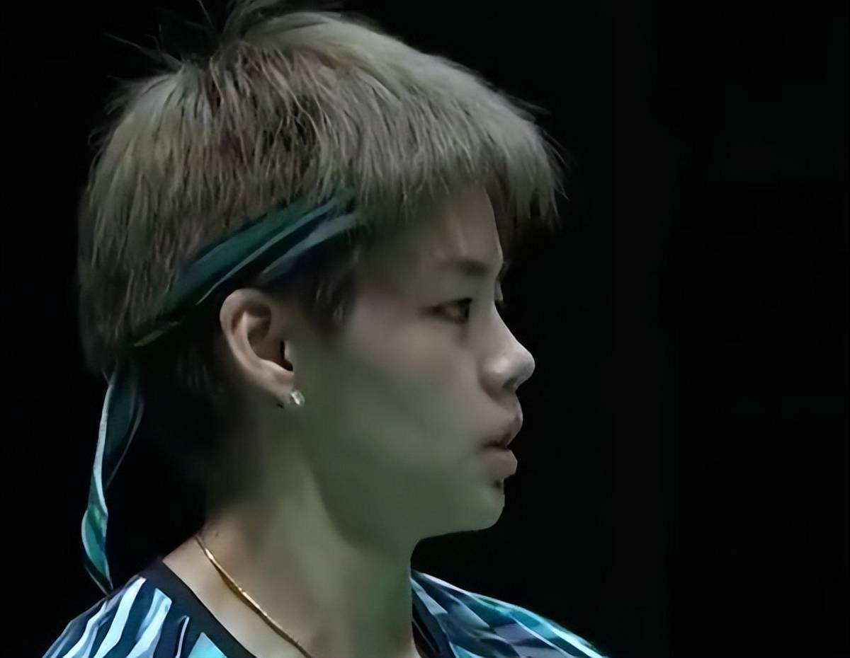 泰国队碾压马来西亚队，黄鸭组合扛起全队