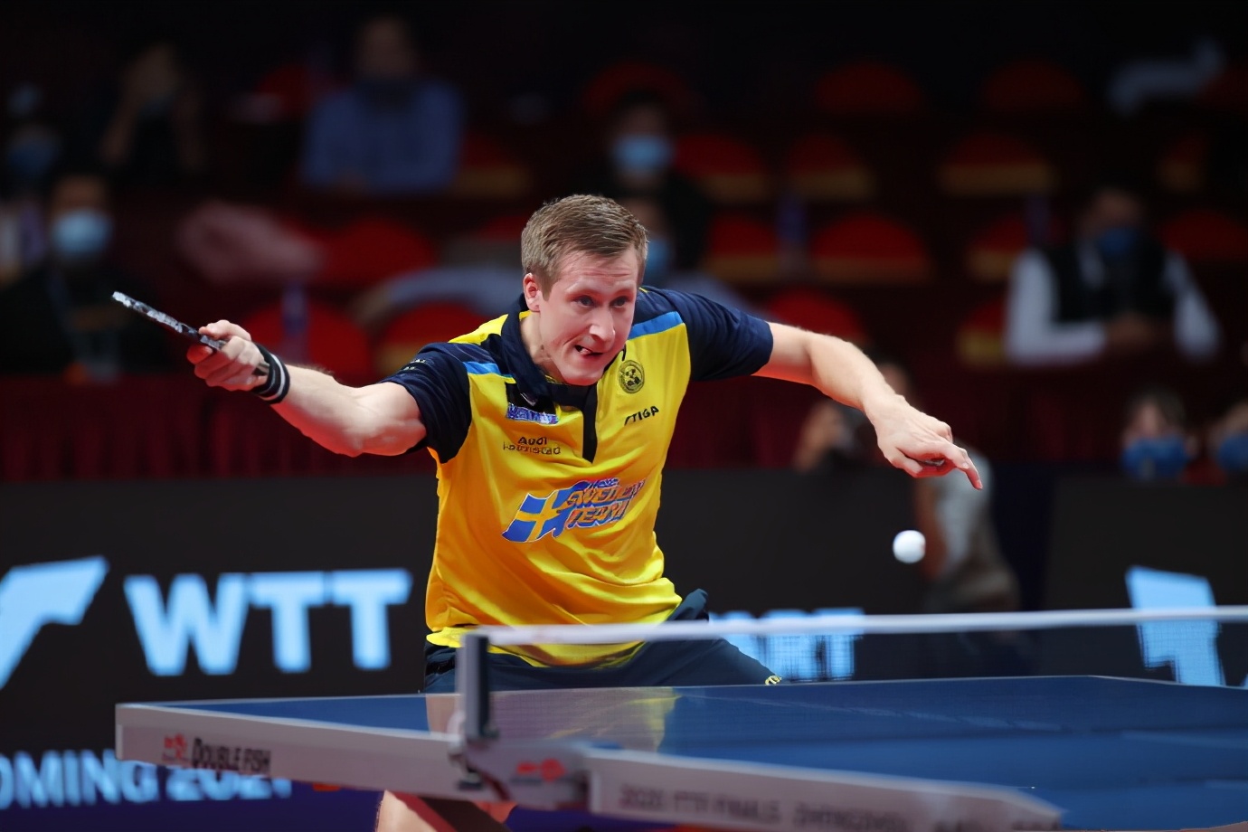 英格兰队逆转波兰队,马龙关键制胜 英格兰队逆转波兰队,马龙关键制胜