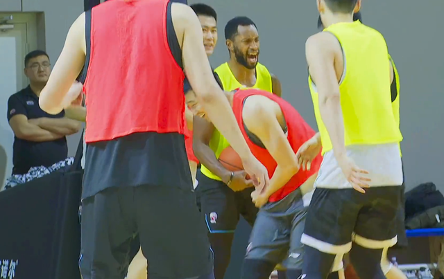 争分夺秒赢得比赛，宁夏男篮集体奋斗向前冲击