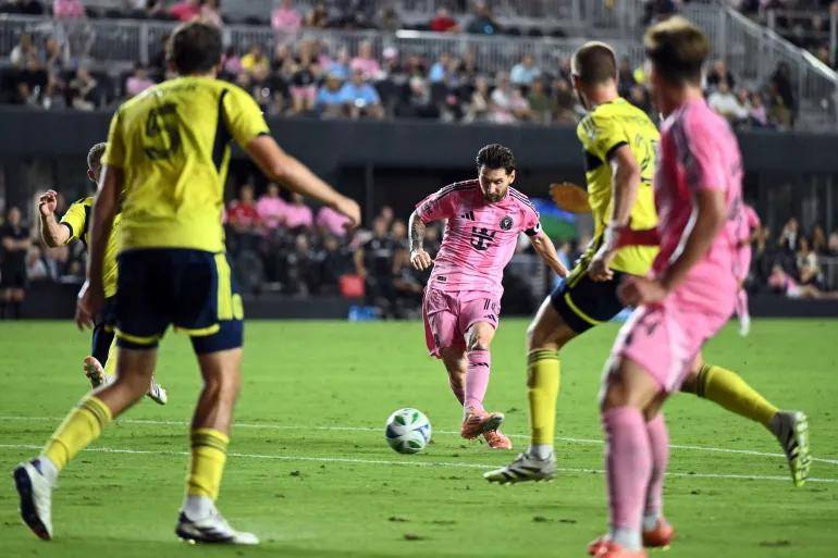 墨西哥力克日本,梅西统治全场 墨西哥力克日本,梅西统治全场