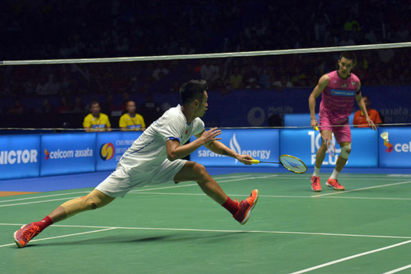 马来西亚羽毛球队轻取印度羽毛球队，林丹完成帽子戏法