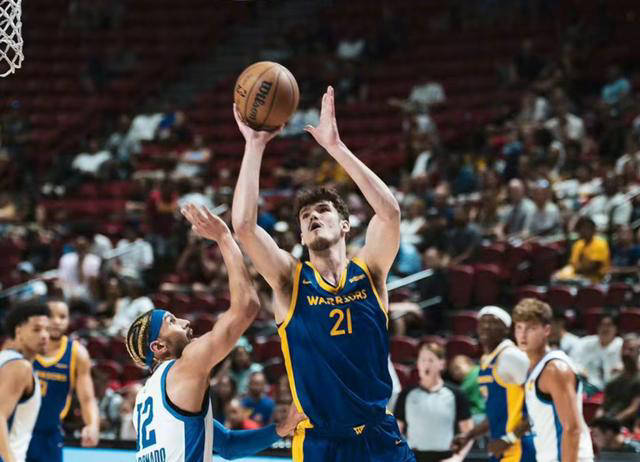 莱比锡豪取三连胜,向冠军宝座发起冲击 莱比锡豪取三连胜,向冠军宝座发起冲击