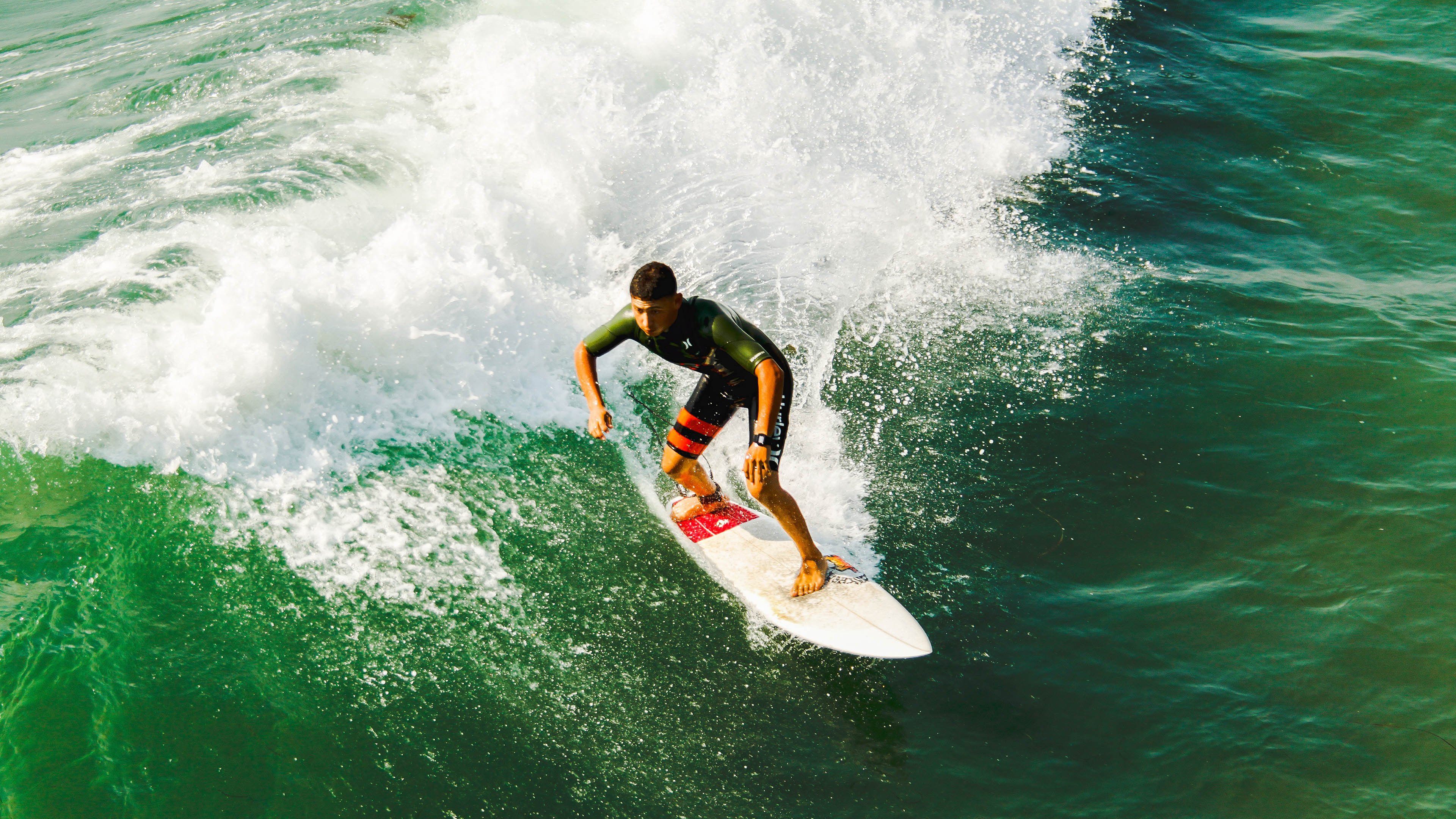 绿茵场上的英雄时刻，阿圭罗临危受命，克罗地亚与塞内加尔之战见证传奇